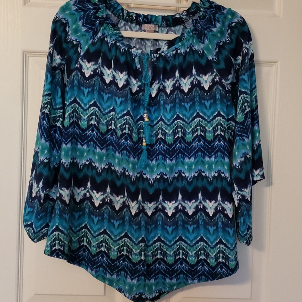 Blue green top
